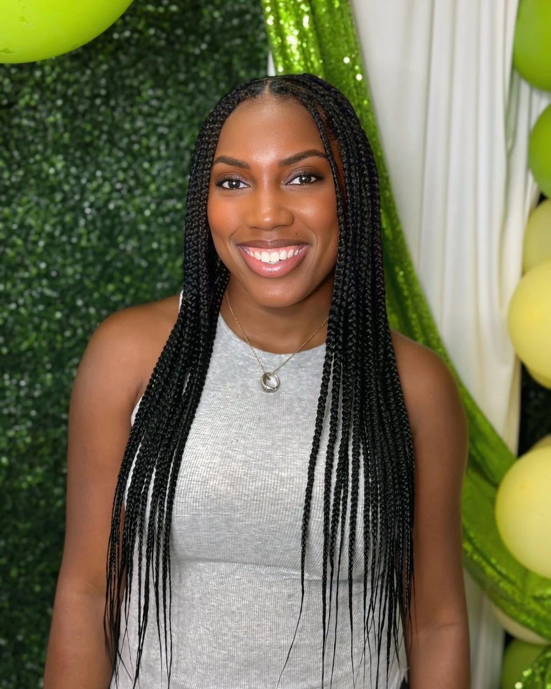 The Delicate Knotless braids